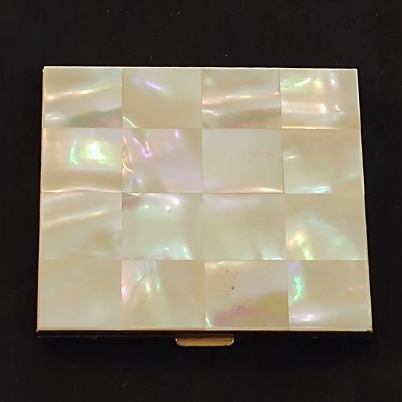 Vintage Accessories - Vintage Mother of Pearl Powder Compact